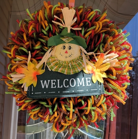 Autumn/Fall Mesh Scarecrow Wreath - Picture 3 of 8